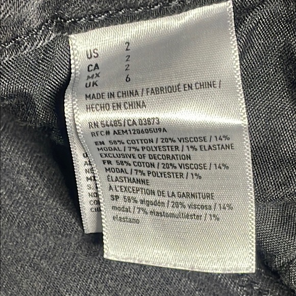 AMERICAN EAGLE OUTFITTERS Distressed Black Denim Shorts - Picture 8 of 9